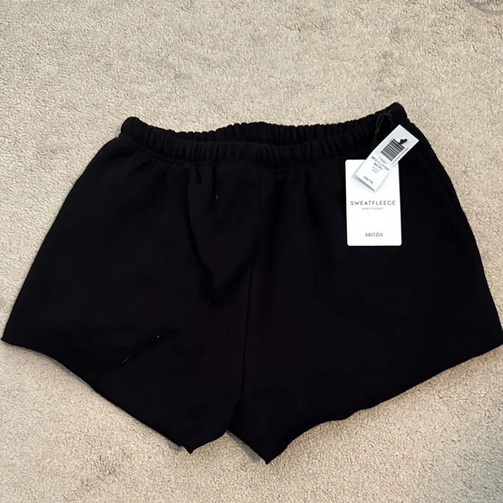 NWT Aritzia Black fleece shorts XXS